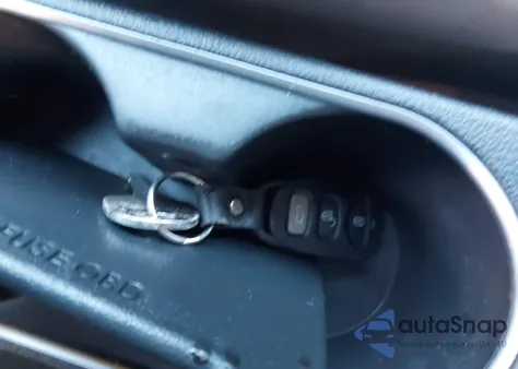 2018 Hyundai Elantra Se из США, поврежденный, VIN KMHD74LF3JU565790